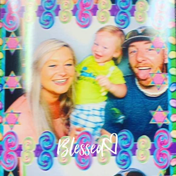 Meet your Posher, Hannah n cameron - Picture 1 of 1